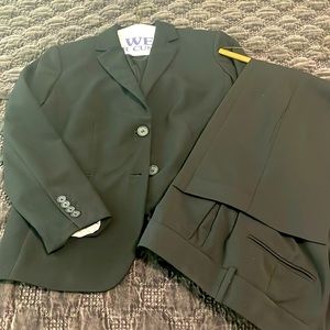 Black Suit from Ann Taylor. 6P.